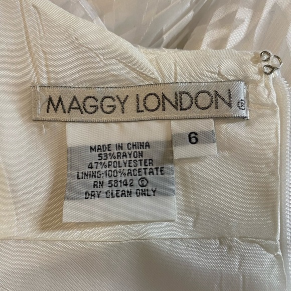 Maggy London White Tiered Sleeveless Burnout Dress Size 6 - Picture 7 of 8